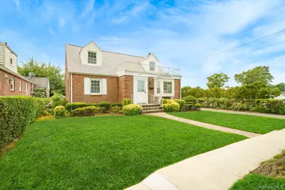204 Center Street, Williston Park, NY 11596 - Photo 3