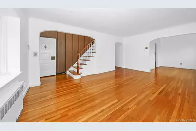204 Center Street, Williston Park, NY 11596 - Photo 9
