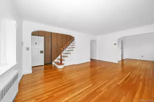 204 Center St, Williston Park, NY 11596 - Photo 9