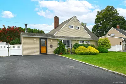 261 Elm Drive S, Levittown, NY 11756 - Photo 1