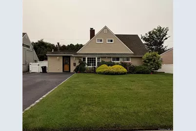 261 Elm Drive S, Levittown, NY 11756 - Photo 1