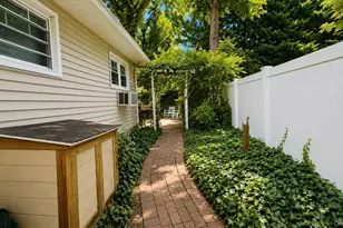 38 Hill Dr, Glen Head, NY 11545 - Photo 19
