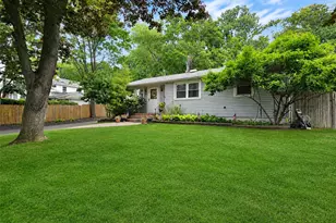 17 Beech Rd, Rocky Point, NY 11778 - Photo 3
