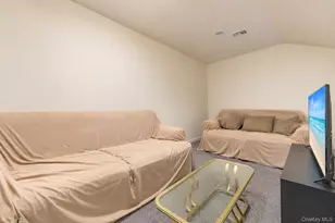 178 Ashley Ct, Central Islip, NY 11722 - Photo 11