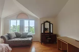 558 Eltingville Blvd, New York, NY 10312 - Photo 11