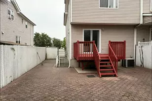 558 Eltingville Blvd, New York, NY 10312 - Photo 29