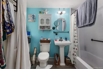 101 Blacksmith Road E, Levittown, NY 11756 - Photo 13