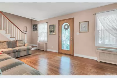 181 Woodbine Avenue, Merrick, NY 11566 - Photo 5
