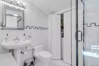 181 Woodbine Avenue, Merrick, NY 11566 - Photo 21
