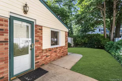 181 Woodbine Avenue, Merrick, NY 11566 - Photo 37