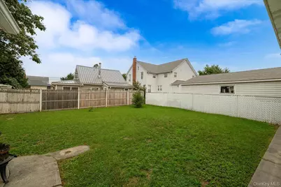303 Oceanside Parkway, Oceanside, NY 11572 - Photo 5