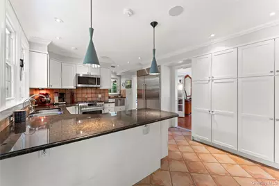 2 Dellwood Road, Bronxville, NY 10708 - Photo 9