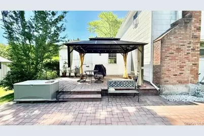 37 Hampton Avenue, Mastic, NY 11950 - Photo 31