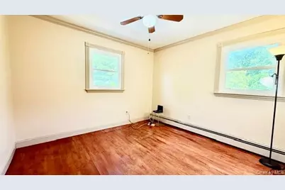 37 Hampton Avenue, Mastic, NY 11950 - Photo 25