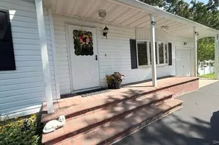 37 Hampton Ave, Mastic, NY 11950 - Photo 5