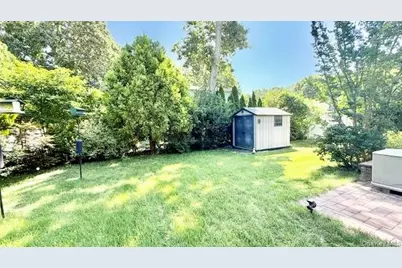 37 Hampton Avenue, Mastic, NY 11950 - Photo 33