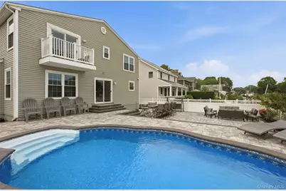 30 Berger Avenue, Amityville, NY 11701 - Photo 7