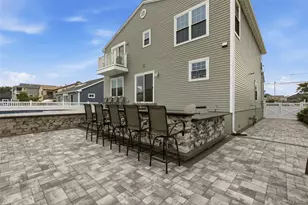 30 Berger Ave, Amityville, NY 11701 - Photo 9