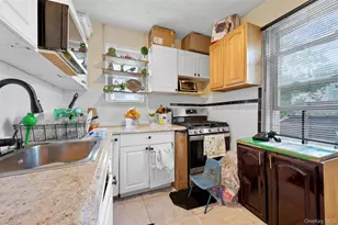 31-29 100th St, Corona, NY 11368 - Photo 5