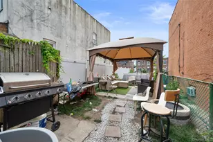 31-29 100th St, Corona, NY 11368 - Photo 17