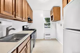 95 Wiltshire Rd, Scarsdale, NY 10583 - Photo 13