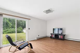 98 Constable Dr, Riverhead, NY 11901 - Photo 11