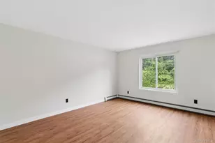 98 Constable Dr, Riverhead, NY 11901 - Photo 15