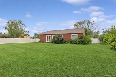 98 Constable Drive, Riverhead, NY 11901 - Photo 21
