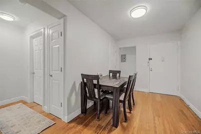 682 Tuckahoe Road #5K, Yonkers, NY 10710 - Photo 9