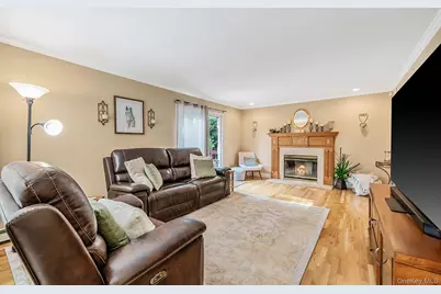 9 Amber Lane, Wading River, NY 11792 - Photo 17