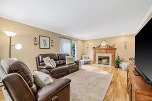9 Amber Ln, Wading River, NY 11792 - Photo 17