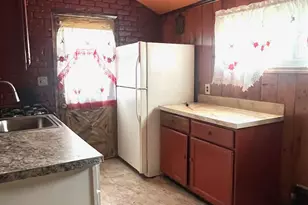 32 Cypress St, Central Islip, NY 11722 - Photo 3