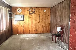 32 Cypress St, Central Islip, NY 11722 - Photo 5