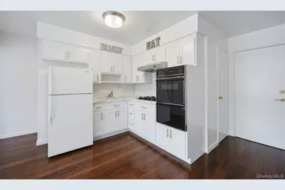 149-18 Cross Island Parkway, Whitestone, NY 11357 - Photo 3