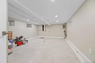102-57 189th St, Hollis, NY 11423 - Photo 19