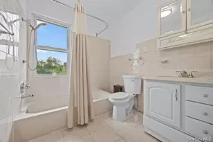 102-57 189th St, Hollis, NY 11423 - Photo 11