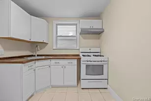 102-57 189th St, Hollis, NY 11423 - Photo 3