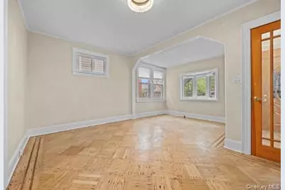 10257 189th Street, Hollis, NY 11423 - Photo 7