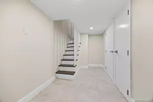 102-57 189th St, Hollis, NY 11423 - Photo 21