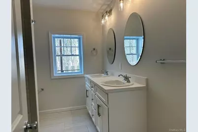 125 W Main Street, Kings Park, NY 11754 - Photo 25