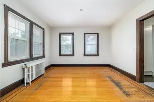 59 Hampton Rd, Lynbrook, NY 11563 - Photo 9