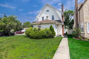 59 Hampton Rd, Lynbrook, NY 11563 - Photo 3
