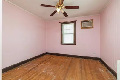59 Hampton Road, Lynbrook, NY 11563 - Photo 13
