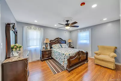 178 Warwick Road, Elmont, NY 11003 - Photo 5