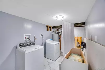178 Warwick Road, Elmont, NY 11003 - Photo 25