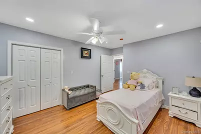 178 Warwick Road, Elmont, NY 11003 - Photo 13