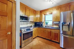 151-46 10th Ave, Whitestone, NY 11357 - Photo 15
