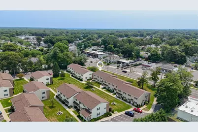 215 E Main Street #10, East Islip, NY 11730 - Photo 21