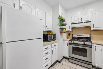 11 Park Avenue, New Rochelle, NY 10805 - Photo 9