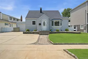 4 Flint Rd, Amityville, NY 11701 - Photo 3